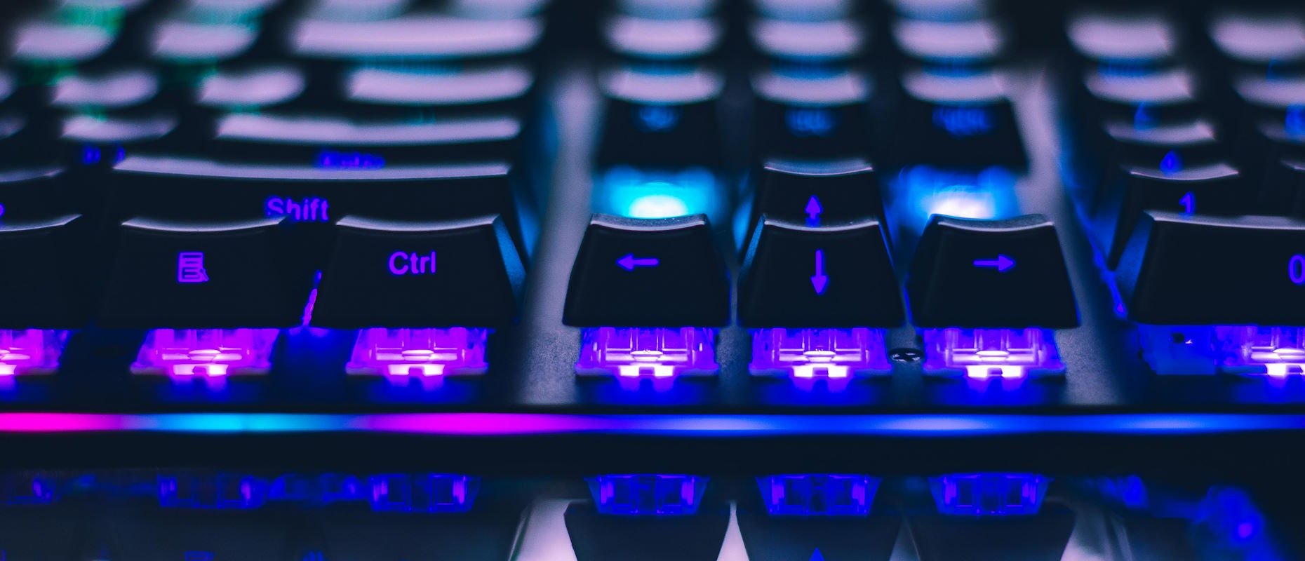 Estratégias de Liderança em Cibersegurança para 2025: Protegendo Dados Pessoais e Enfrentando Ameaças com IA Avançada