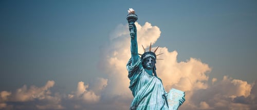O Enfraquecimento dos Estados Unidos e a Expansão de Regimes Autoritários: Uma Análise Geopolítica e Econômica